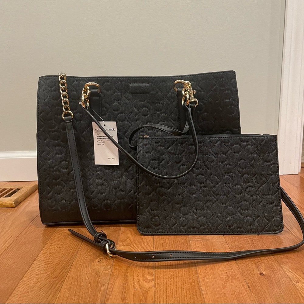 Calvin Klein tote w/ pouch